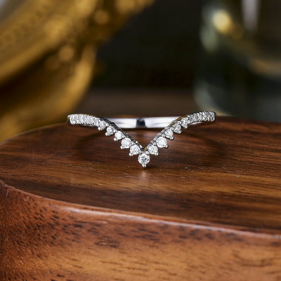 18K White Gold Moissanite V Shape Wedding Ring for Women