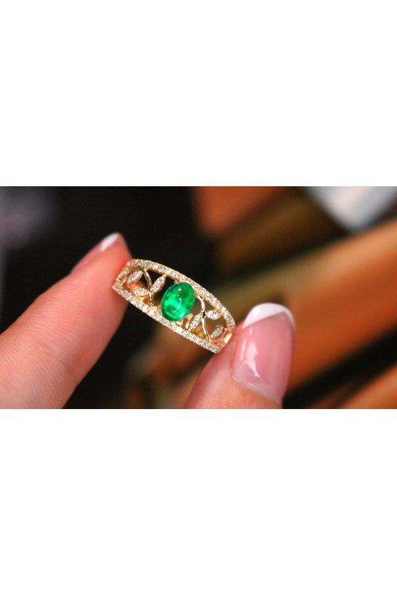 18K White Gold and Diamond Ring