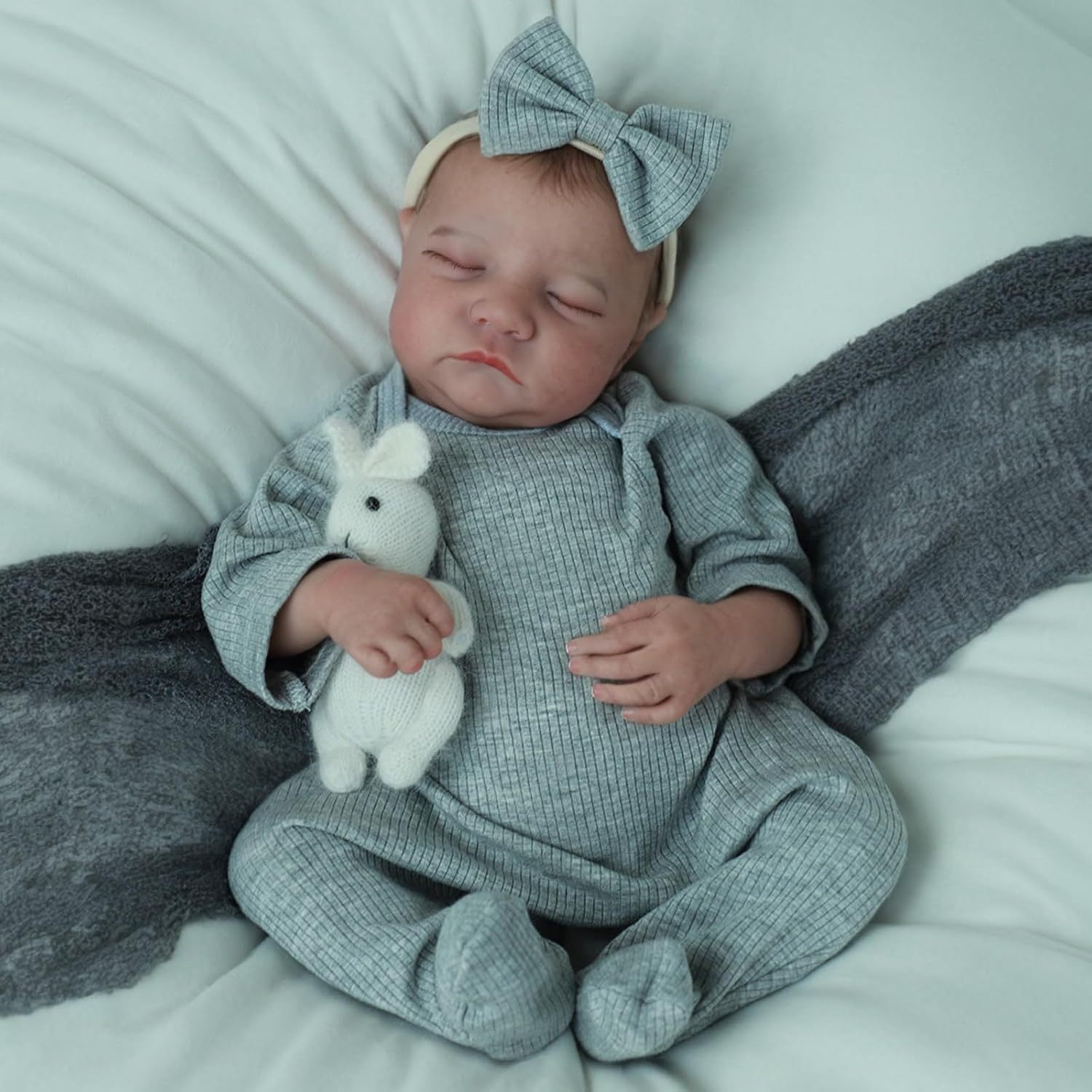 19 Inch Lifelike Reborn Baby Dolls Sleeping Realistic Newborn Baby Doll Handmade Real Life Baby Dolls with  Accessories for 3+ Year Old Girls Gifts
