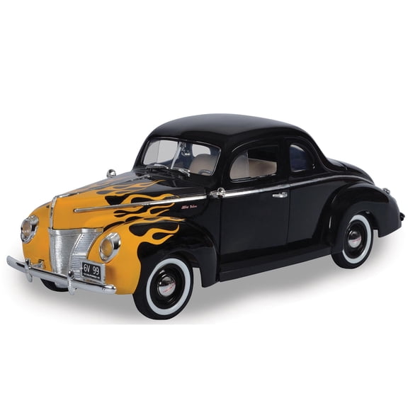 1940 Ford Deluxe Hot Rod 1:18 Scale Diecast Replica Model
