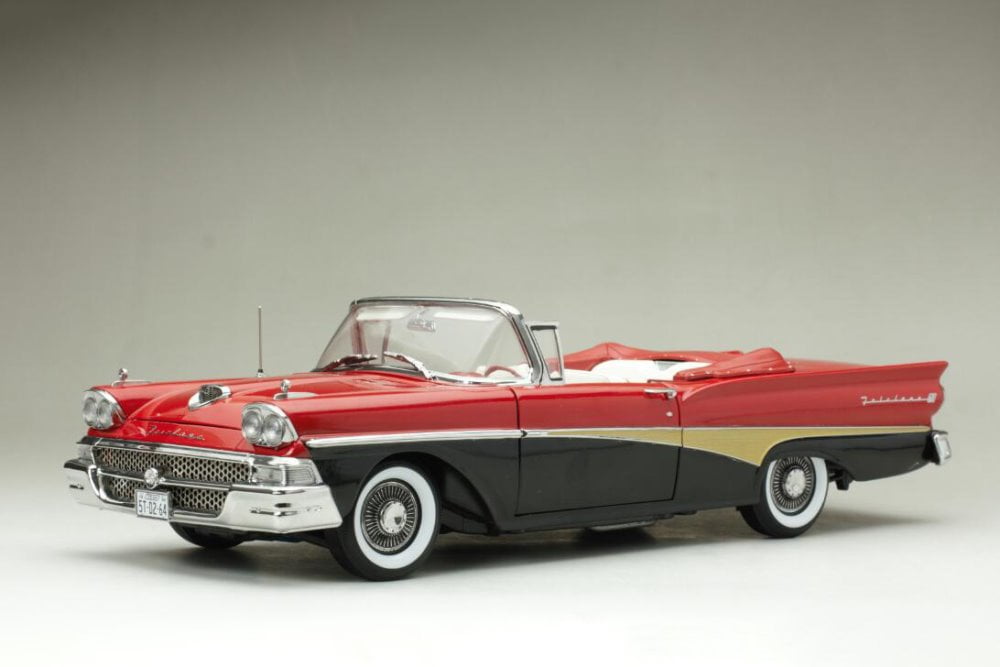 Sun Star 1958 Ford Fairlane 500 Convertible, 1/18 Scale