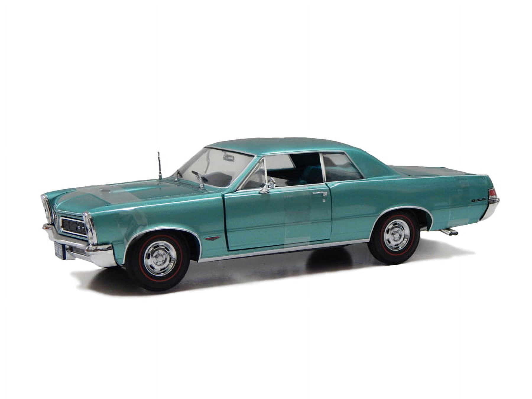 1965 Pontiac GTO Reef Turquoise Irid 1/18 Diecast Car Model by  