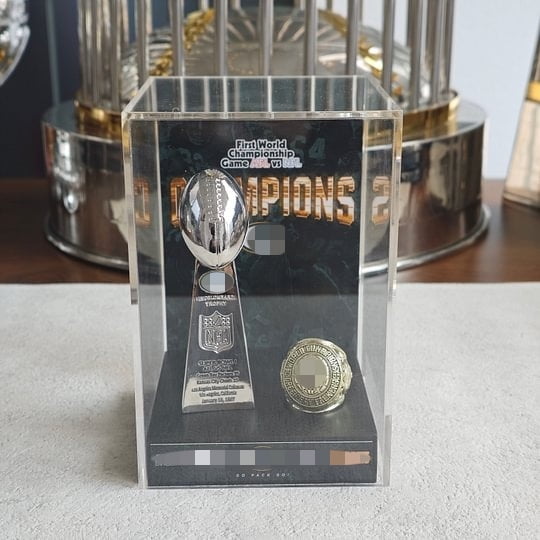 1967 Green Bay Pa Sup Bo First World Championship Replica Trophy+ Ring with Display Case Trendy Accessory Durable Collectible Championship Gift For Christmas Halloween Gifts.