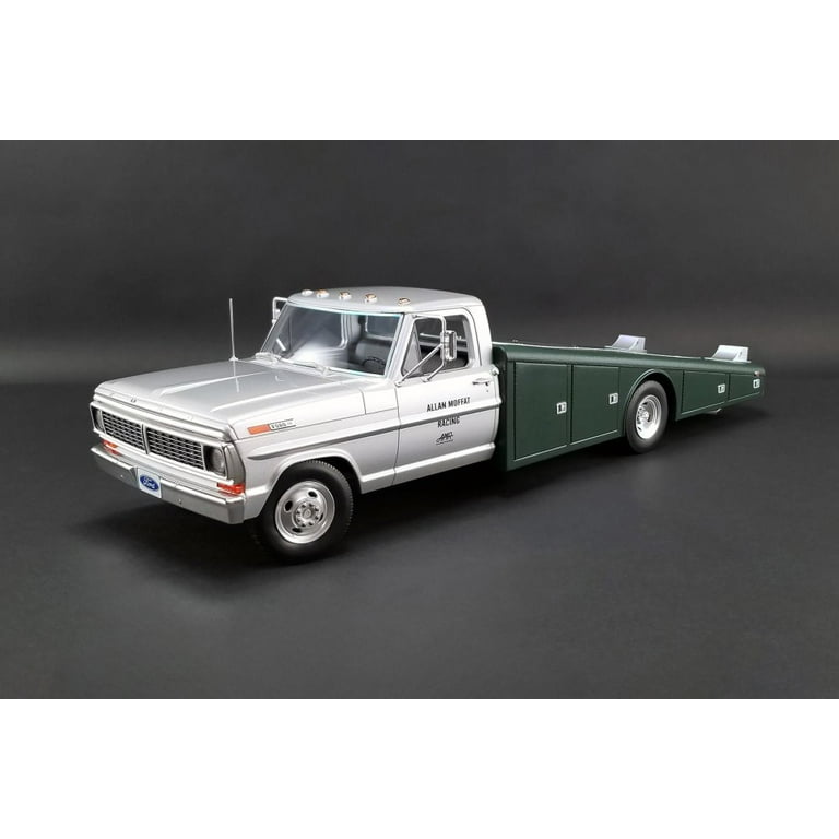 1/18 ACME 1970 Ford F-350 Ramp Truck Porkchop's Chop Shop