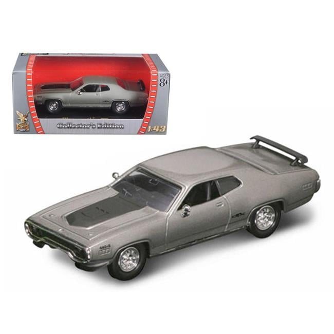 1971 Plymouth GTX 440 6 Pack Silver 1/43 Diecast Model Car by Road
