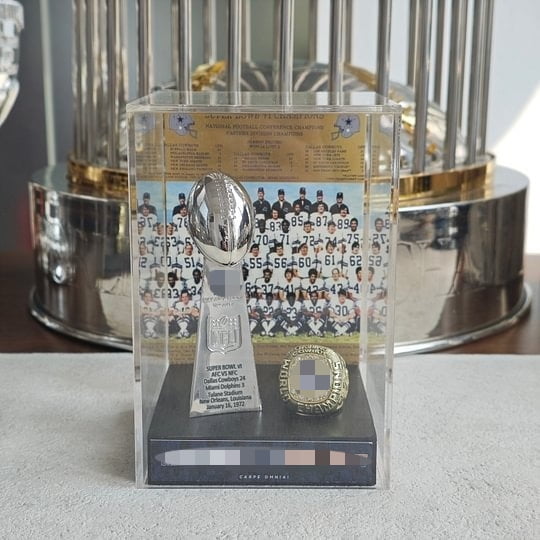 1972 Dallas Cow Sup Bo VI Championship Replica Trophy+ Ring with Display Case Trendy Accessory Durable Collectible Championship Gift For Christmas Halloween Gifts.
