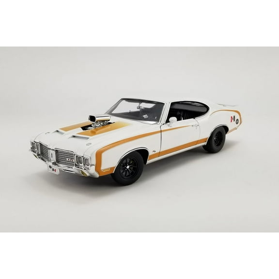 1972 Oldsmobile 442 Hurst, White and Gold - Acme A1805620 - 1/18 scale Diecast Model Toy Car
