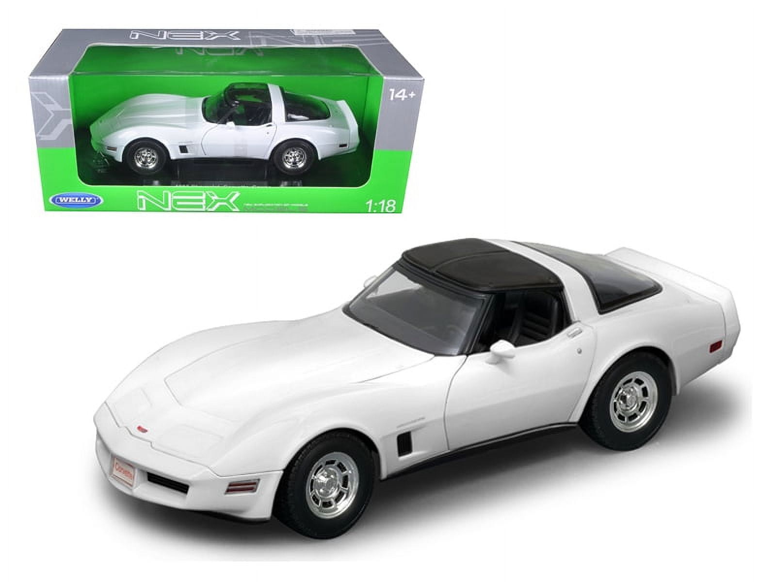 ミニカー1/18箱あり CHEVROLET CORVETTE  No.353 1/18 Auto World 1967 Chevrolet Corvette C2 427 Coupe (White