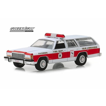 1985 Ford LTD Crown Victoria Wagon, Paterson, New Jersey Fire Department - Greenlight 30024/48 - 1/64 Scale Diecast Model Toy Car