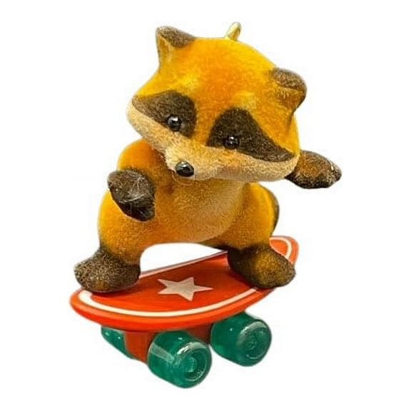 1985 Skateboard Raccoon (Animal)