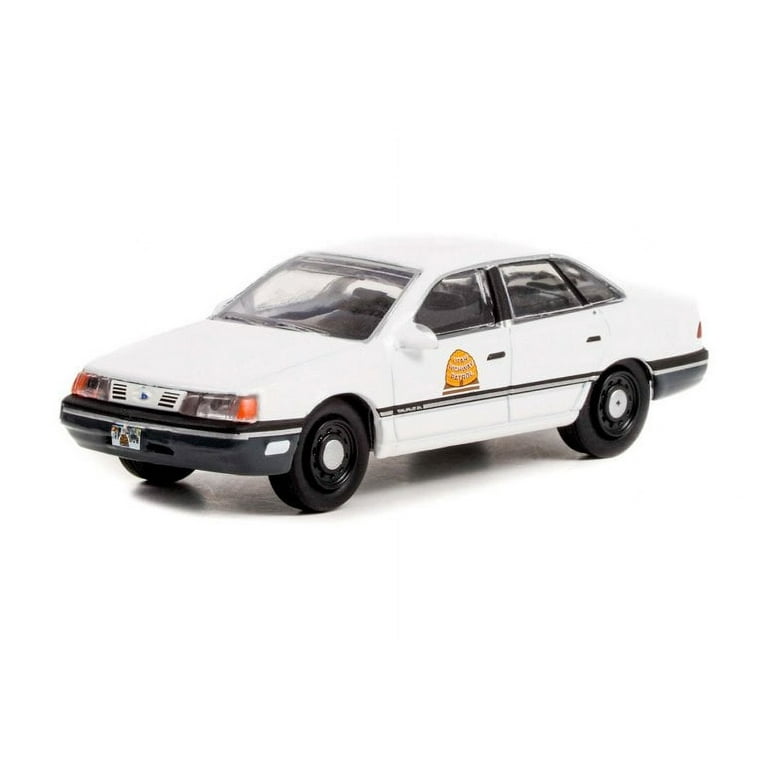 ミニカー Ford Taurus and Tool Box #99 1990 Ford Taurus Police, White - Greenlight 42990A/48 - 1/64