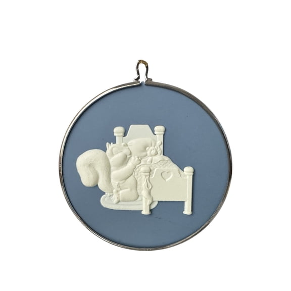 1991 Jesus Loves Me (Chipmunk & Squirrel) Hallmark Keepsake Christmas Tree Ornaments QX314-7