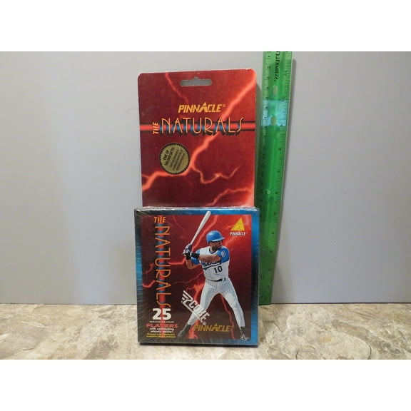 1994 PINNACLE THE NATURALS FACTORY SEALED BOX SET 25 CARDS (MINT)