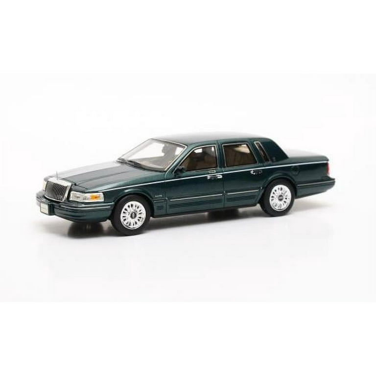 1997 Lincoln Town Car in Green Model Car by GLM in 1:43 Scale