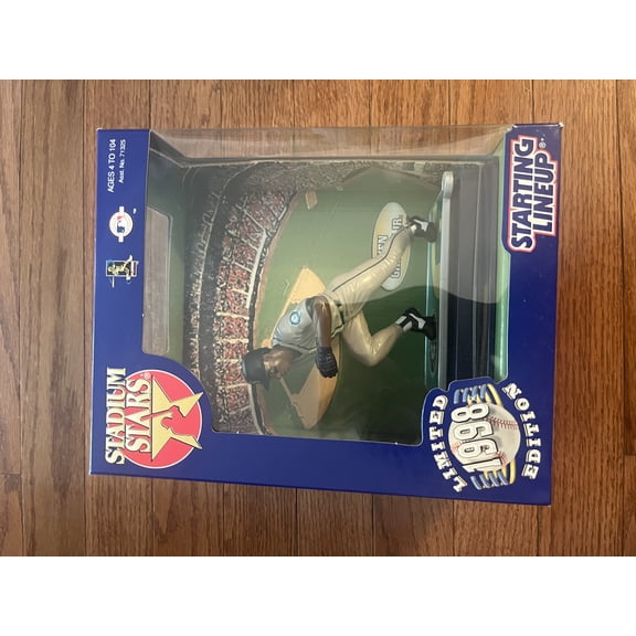 1998 Bernie Williams Starting Lineup Stadium Star Figure
