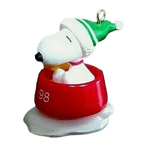 1998 Winter Fun With (SNOOPY) Hallmark Keepsake Christmas Tree Ornament - QXM4243