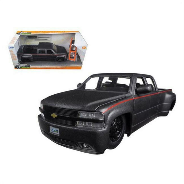 JADA JUST TRUCKS 1999 CHEVY SILVERADO DOOLEY METALLIC GRAY