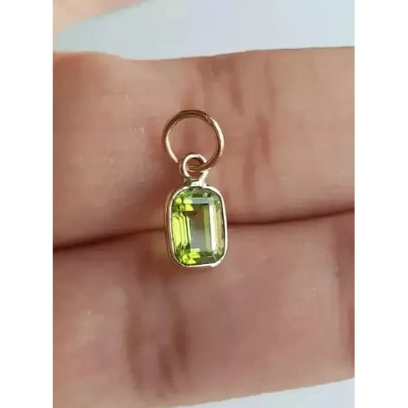 1Ct Lab Created Peridot Emerald Cut Leady Beauty Solitaire Pendant 14K Yellow Gold Plated