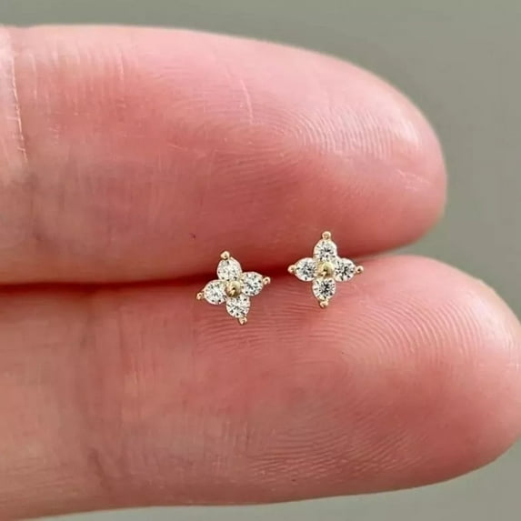 1Ct Round Cut Lab Created White Diamond Women's Stud Earrings in 14k Yellow Gold Plated