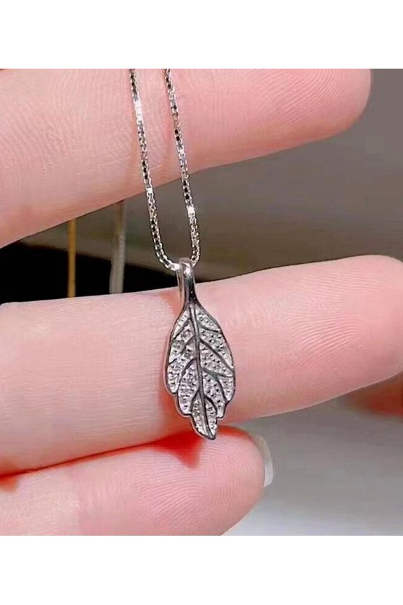 1Ct Round Cut Simulated Diamond Women's Leaf Pendant 14K White Gold Plated