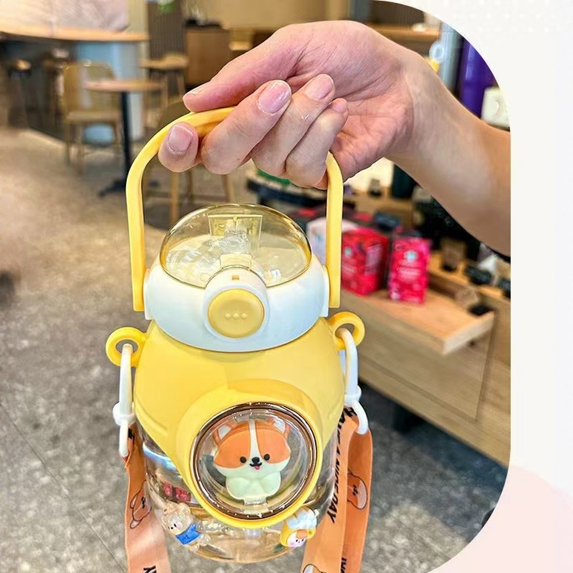 1PC Cute Straw Cup Stylish Universal Strap Children's Water Cup – Space Capsule Plastic Cup with Large Capacity – Yellow