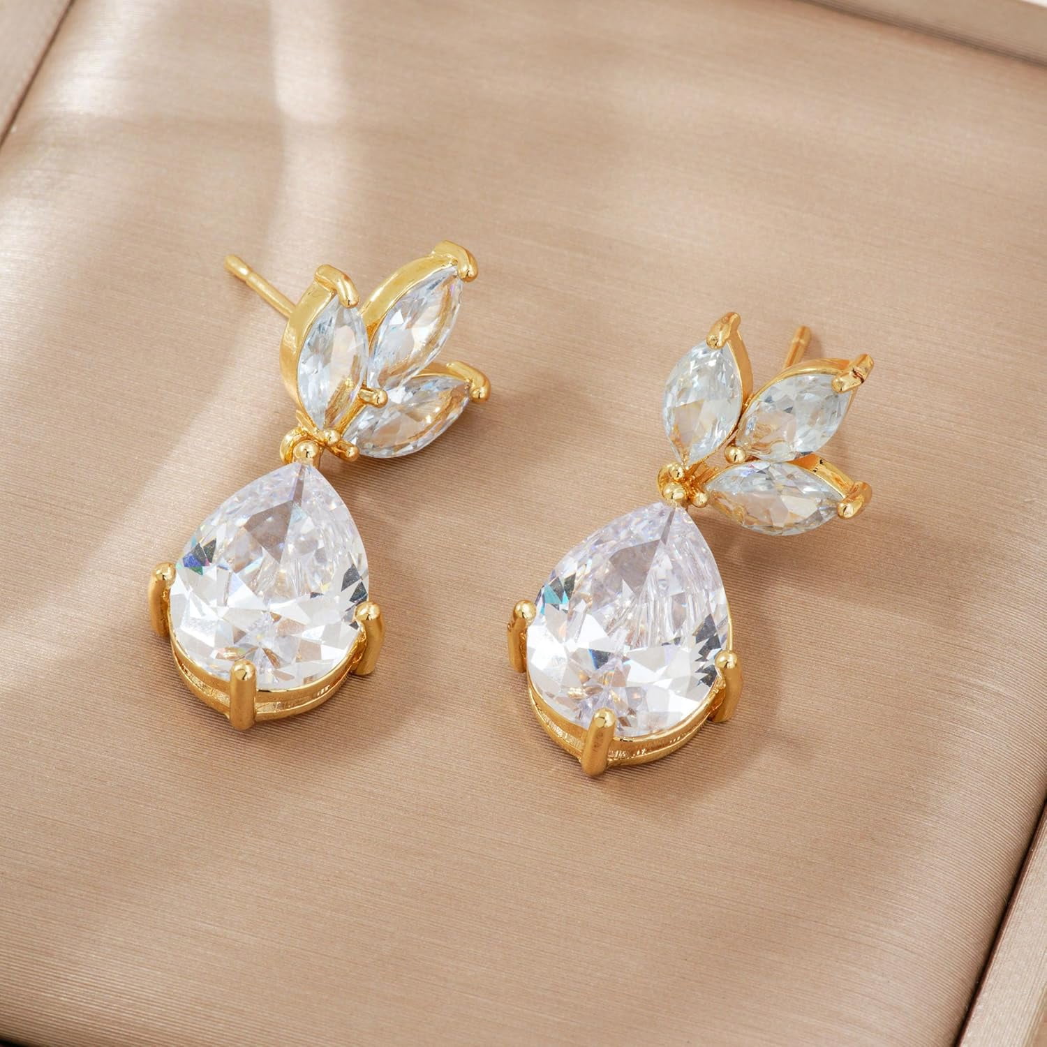 1Pair Golden Teardrop Stud Earrings Brass Micro Pave Clear Cubic Zirconia for Women Clear