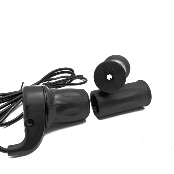 1Pc E-Bike Half-Twist Throttle 24V/36V/48V/60V/72V Electric Scooter Bike Throttle Grip 3 Pin Male Connector Ebike Accessories Fangkenuo