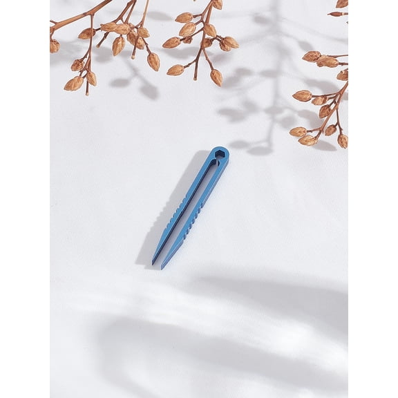 1Pcs Blue Mini Titanium Tweezers Durable Alloy Tip Tweezers Replacement Precision Pick Up Tool for Camping and Outdoor Activities Travel Mini Tool 4.5x0.6x0.4cm