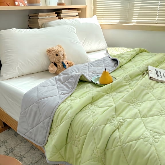 1pc Cooling Summer Blanket, Single Pack Soft Skin-Friendly Thin Throw Blanket for Bedroom Dorm & Air Condition Room,Pale Green,Throw,Size:39.37"*59.06"