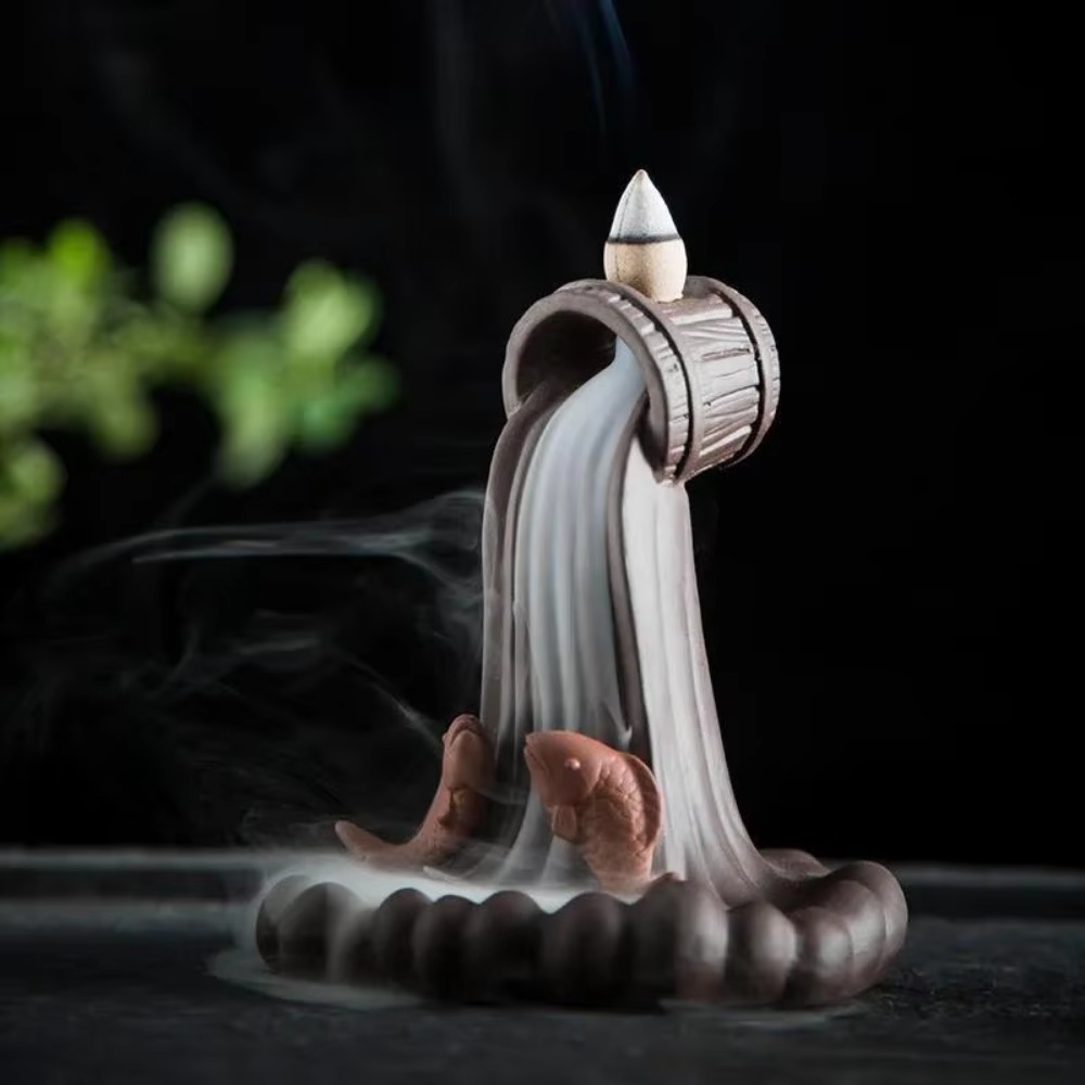 1pc Creative Mascot Ceramic Waterfall Fish Backflow Incense Burner Home Decoration (Without Incense)