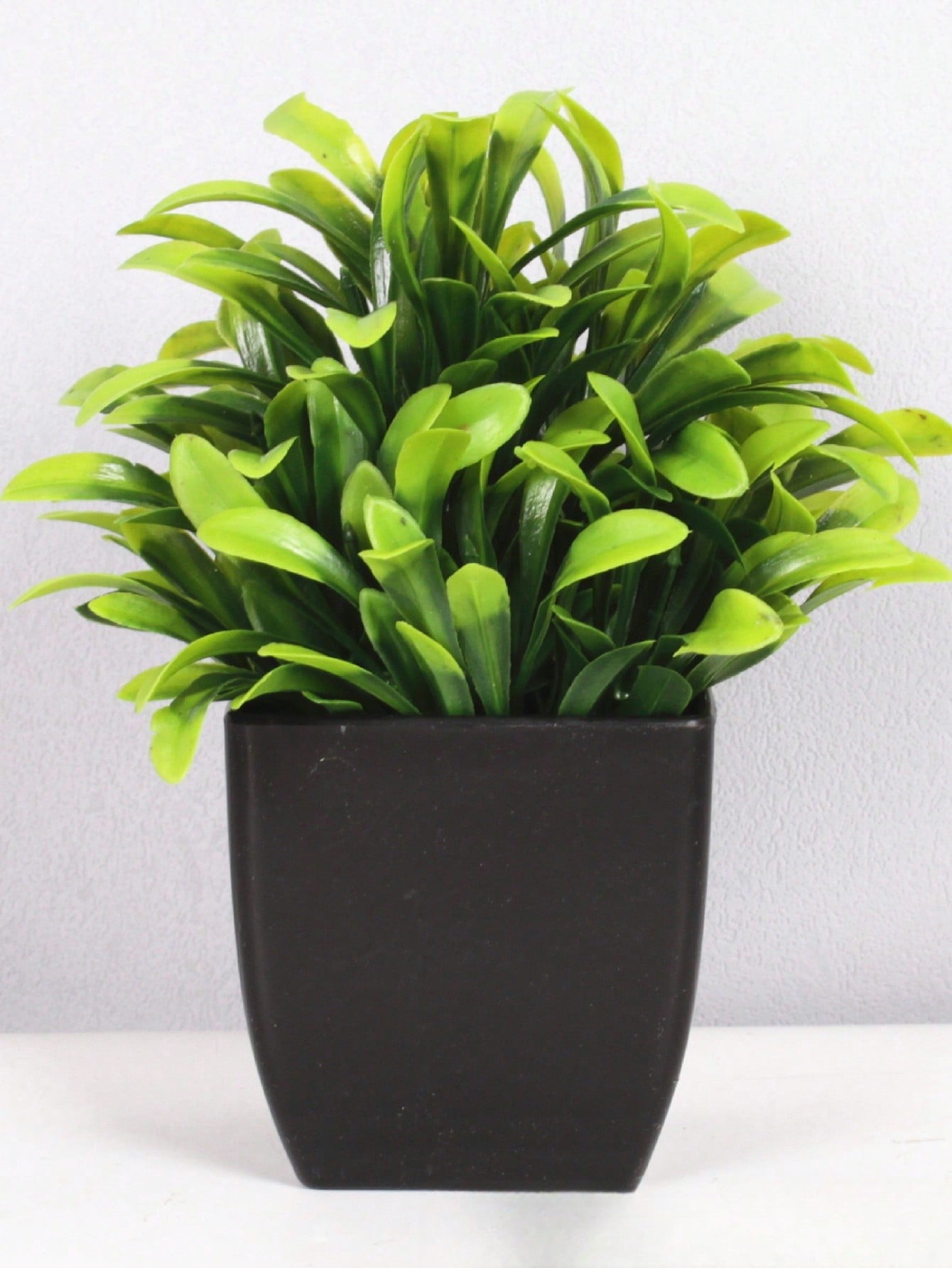 1pc Fake Plant Black Pot Mini Artificial Eucalyptus Potted Plant for