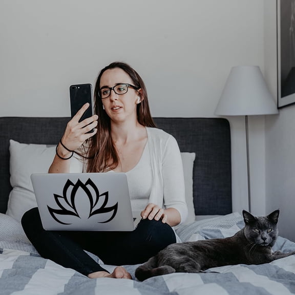 1pc Line Lotus Computer Stickers Simple Line Flower Wall Decal Art Lotus Black Meditation Decor for Computer Tablet PC Small Cars Office Decor Sticker