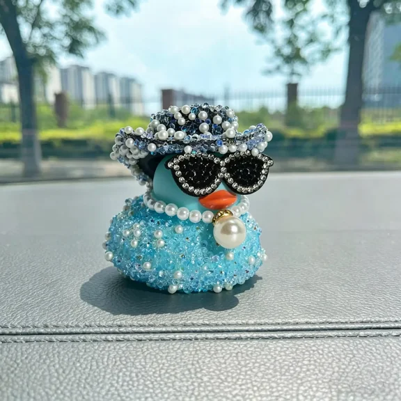 1pc Luxury Rhinestone Duck Car Figurine, Sparkling Pearl Decor Car Dashboard Decor, Car Interior Decoration, Car Ornament, Unique Cool Car Interior Accessories for Car, Truck, SUV, Perfect Car Gift
