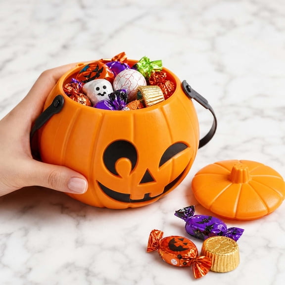 1pc Small Portable Plastic Halloween Pumpkin Bucket, Lightweight Durable Plastic with Portable Handle, Candy Storage Pail for Trick Or Treat & Holiday Party Favor Packing