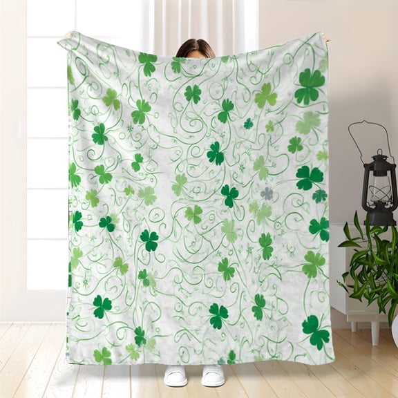 1pc St. ' Day Throw Blanket - Lucky Four-Leaf Clover & Green Plaid Soft Warm Flannel Bedspread Suitable for Bed or Sofa, Holiday Room Decoration, Year-Round Cozy Bedding Accessory