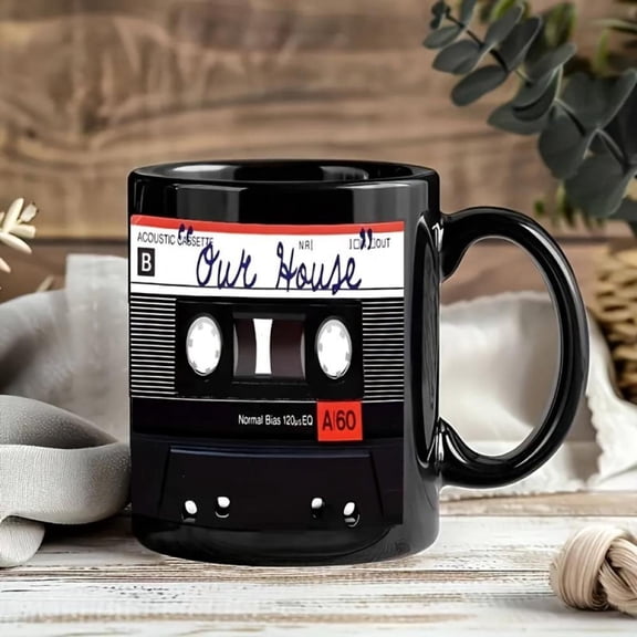 1pc Vintage Cassette Tape Design Mug with Retro Recording Device Print Reusable Coffee Cup Tea Hot Drinks Ideal Music Lovers Christmas Halloween Easte