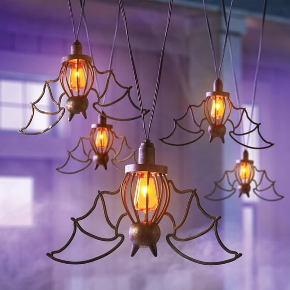 1pc Vintage Hanging Bat Light Halloween Decorations - Gothic Hollow Cutout Design Wall Hanging Flame Lights, Handcrafted Metal Bat Lantern, Halloween Party Decorations for Haunted House, Home