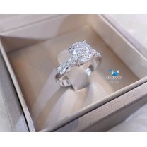 2.00 Cts Cubic Zirconia / Sterling Silver 925 Ring / Rhodium plated Nickel-Free / MadDuckJewels RG1570 / Thailand Jewelry