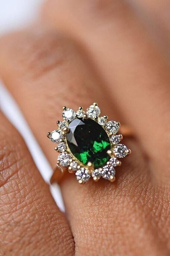 2.20Ct Oval Cut Lab Created Green Emerald Women's Pretty Engagement ...