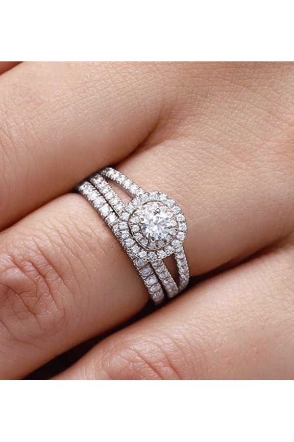 2.50Ct Pear Cut Simulated Diamond Women's Halo Pretty Ring 14k White Gold Plated