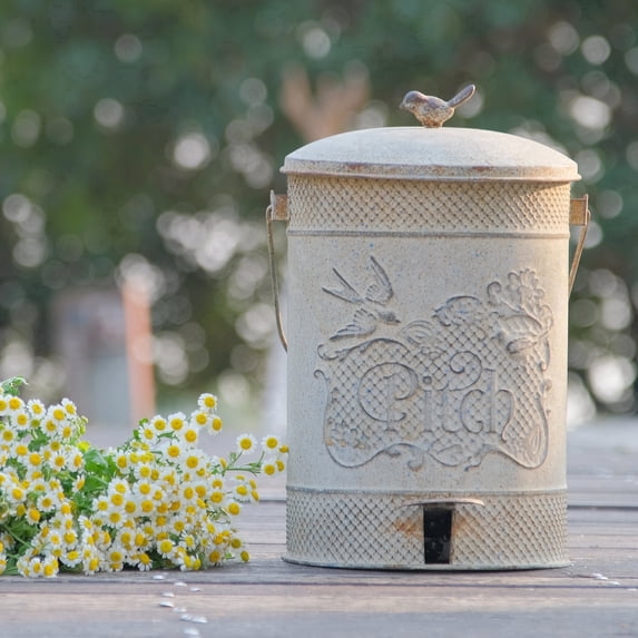 2 Gal Vintage Small Step On Trash Can With Lid Liner and Handle, Farmhouse Rustic Garbage Can Watse Bin for Living Room Bathroom Office