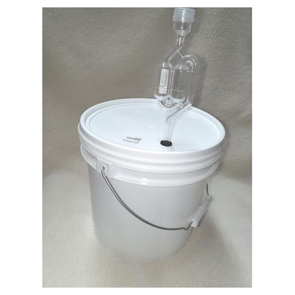 2 Gallon Primary Fermenter with Lid and Airlock