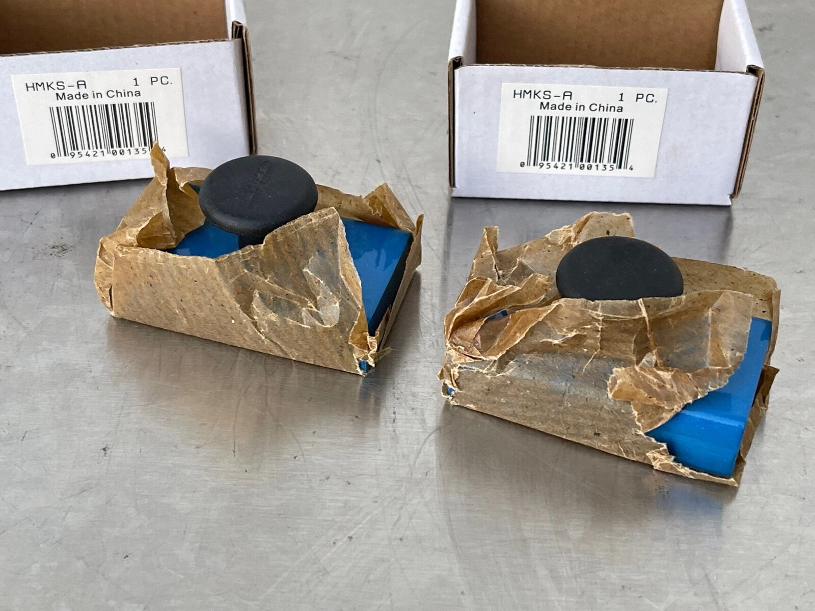 2 Master Magnetics Ceramic Rectangular Base Magnets Hmks-A With Knob 20 Lb Blue