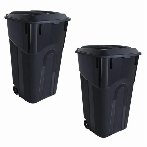 2 PCS 32 Gallon Heavy Duty Plastic Garbage Cans Trash Cans Rubbish Bin With Attached Lid 2 Built In Rugged Wheels Easy Grip Handle Click Lock Lid Design Perfect For Both Indoor Or Outdoor Use