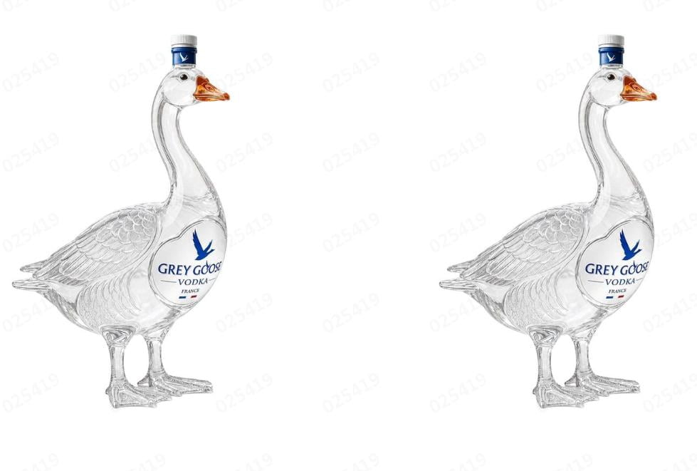 2 Pack 350ml Grey Goose Shaped Glass Decanter, Vodka Elegant Animal Design Liquor Bottle with Stopper for Home Bar
