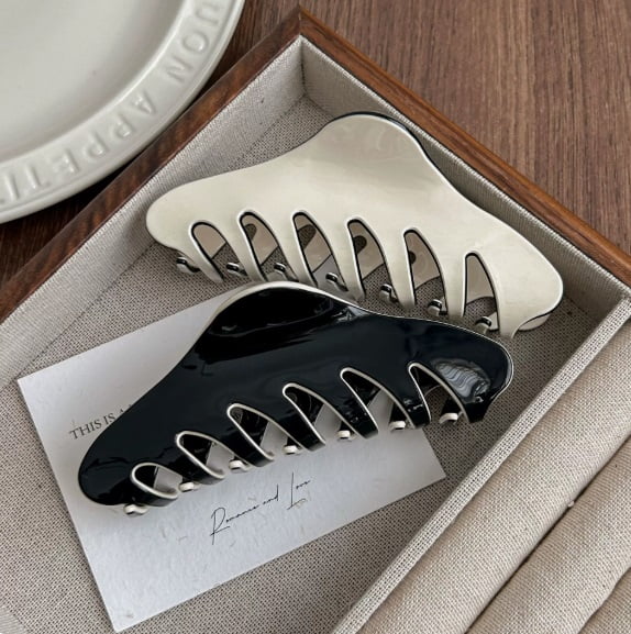 2-Pack Stylish Shark Hair Clips - Strong Grip for Thick Hair, Elegant Design for Everyday Use