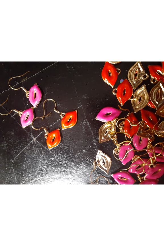 2 Pair Red & Pink Lips Earrings