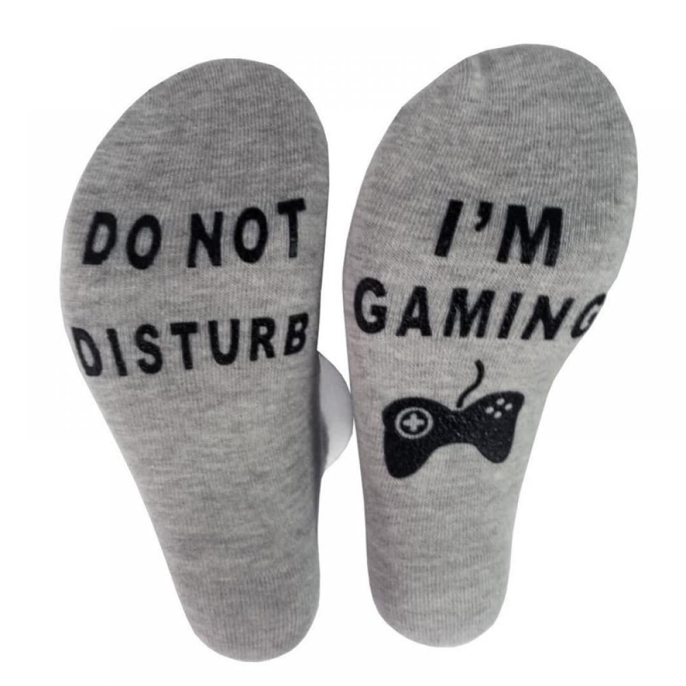 Do Not Disturb I Am Gaming Socks, Gamer Socks pour Hommes Lettre Chaussettes  Humoristiques Chaussettes Rigolotes Homme pour Filles Adolescentes Amateurs  de Jeux Chaussettes Cadeaux (1 Paire) : : Mode