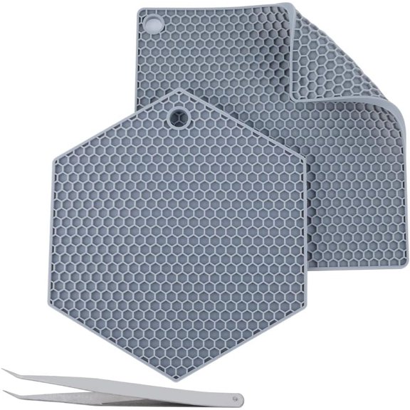 2 Styles Silicone Doming Mat Square & Hexagon Honeycomb Trivet Mat Hot Pads Spoon Rest Resin Collector Mat Heat Resistant Synthetic Rubber Pads Kitchen Tool with Tweezer for Crafts Supplies