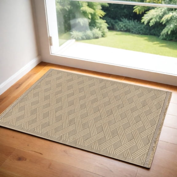 2' X 4' Natural Geometric Flatweave Non Skid Area Rug With Fringe
